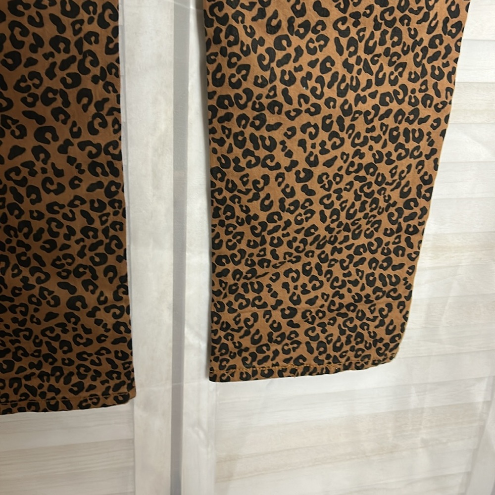NWT Lucky & Blessed Leopard Print Boyfriend Pants. Size 18 - Picture 9 of 11